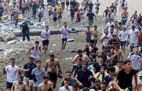 Invasión de migrantes marroquíes en Ceuta